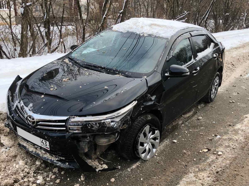 Кузовной ремонт Toyota Corolla в Кирове | Автосервис Час Пик